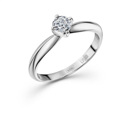 Gold ring with diamond