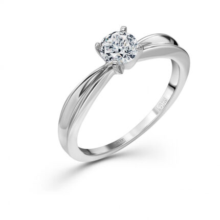 Gold ring with diamond
